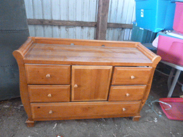 lot 54 image: Baby DresserChanging Table