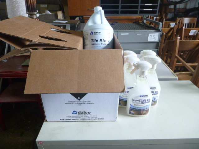 lot 57 image: 4 Gallons of Dalco Tile Klenz