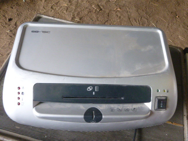 lot 68 image: Fellowes Shredder