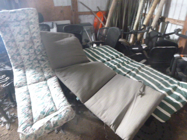 lot 69 image: 3 Lounge Chair Pads