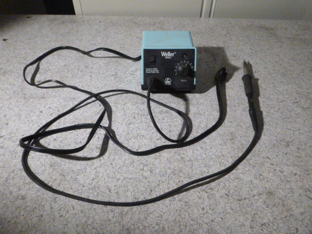 lot 88 image: Weller Soldering Station