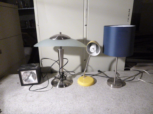 lot 98 image: 3 Desk Lamps
