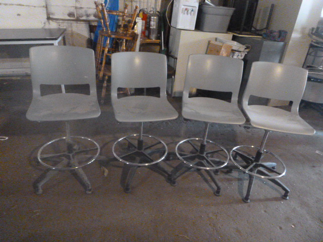 lot 115 image: 4 Adjustable Chairs