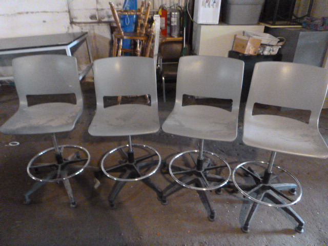 lot 117 image: 4 Adjustable Chairs