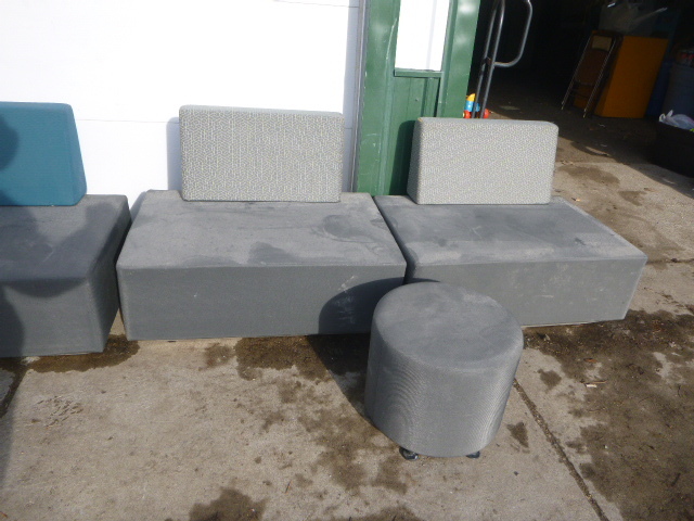 lot 121 image: 2 Small Seating Couches with Ottoman