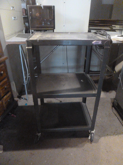 lot 126 image: Media Cart