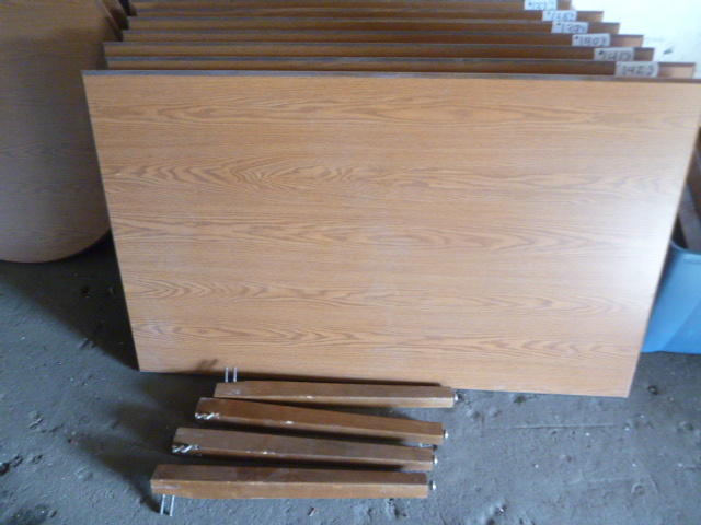 lot 143 image: Rectangle Oak Table