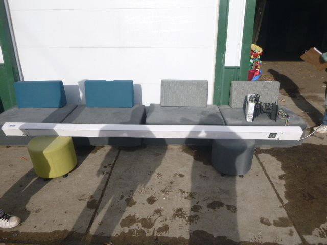 lot 1 image: Da-Lite Projection Screen