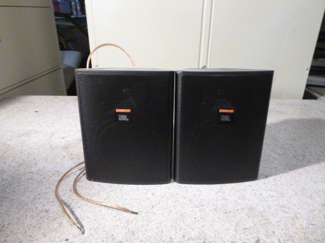 lot 150 image: 2 JBL Speakers