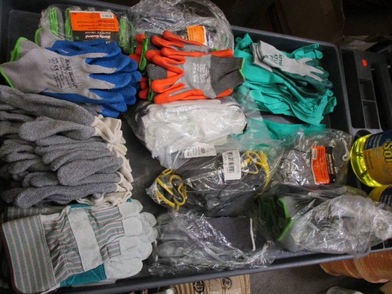 Mixed Gloves