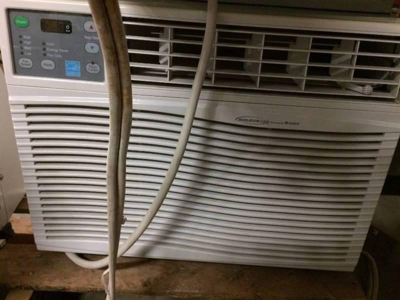 lot 15 image: Gree Soleus Air SG-WAC-12ESE Electronic Window Air Conditioner - Good Condition - Worked When Removed