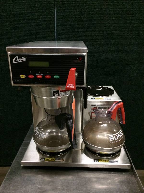 lot 25 image: Curtis ALP3GTR63A000 12 Cup NSF Approved Commercial Coffee Brewer with 3 Warmers 2 Decanters - Excellent Working Condition