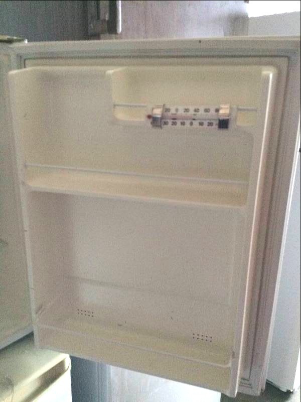 lot 3 image: Absocold AR033MW11R Compact Refrigerator Dorm Room Bar Cabin Mini Fridge - Only Used In Clinic For Medicine Storage&nbspExcellent Working Condition