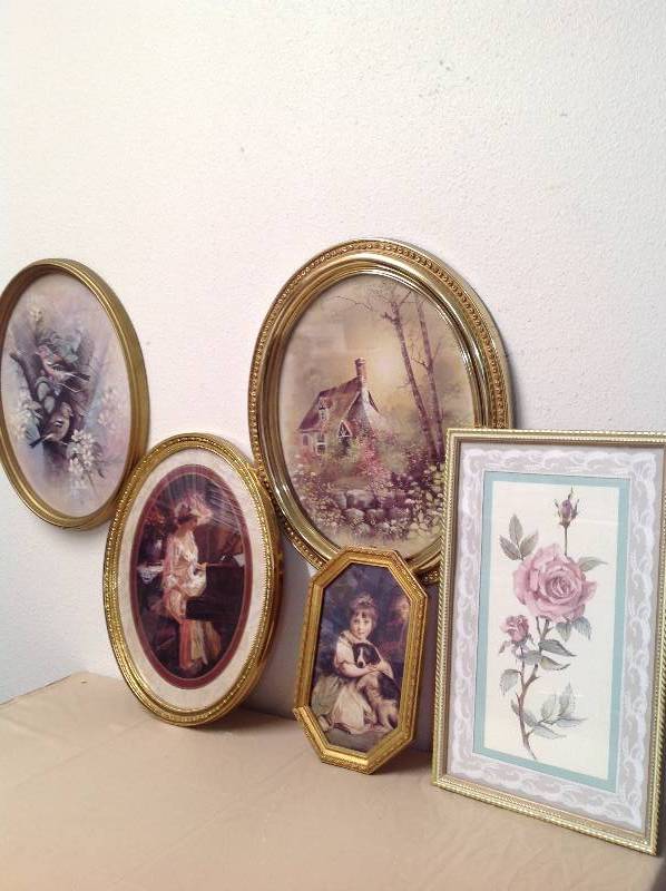 lot 2 image: 5 vintage art works