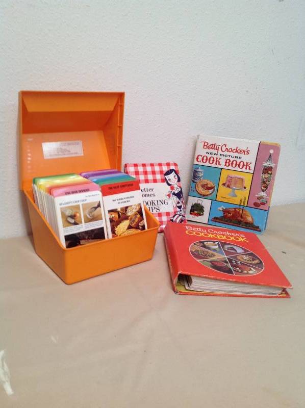 lot 12 image: 3 cookbooks and box of recipes