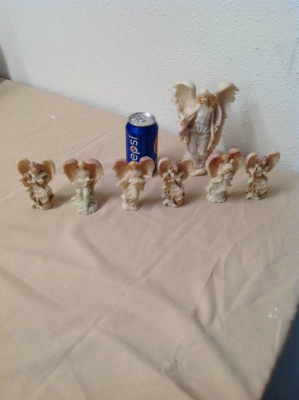 lot 25 image: Vintage - 7 pieces - Seraphim Classics Angels