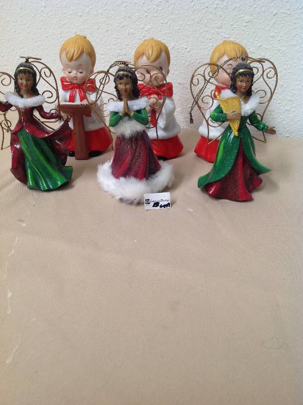 lot 32 image: Vintage - Three Choir Boys and Three Angel Ornaments