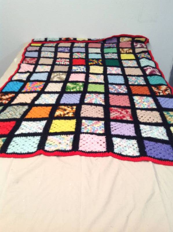 lot 87 image: Afghan Blanket -  76 X 50 Inches
