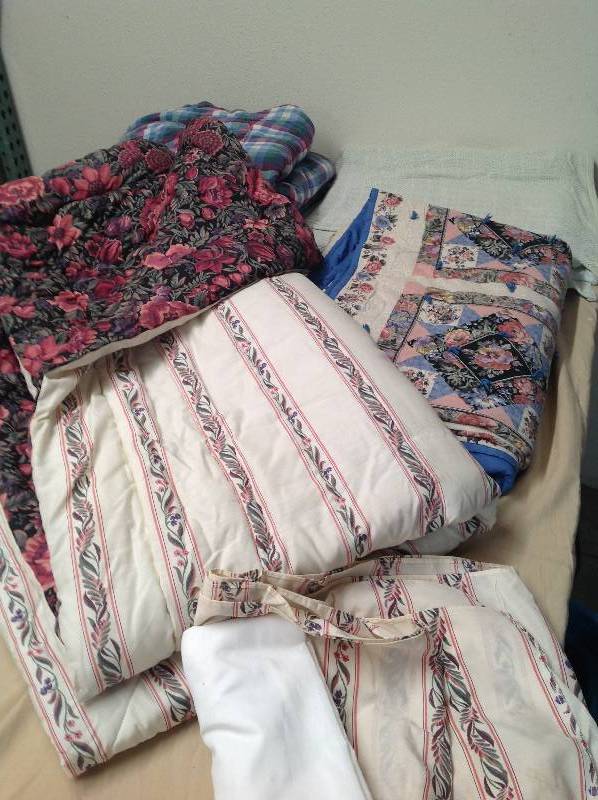 lot 89 image: Four Blankets For Queen and King Beds