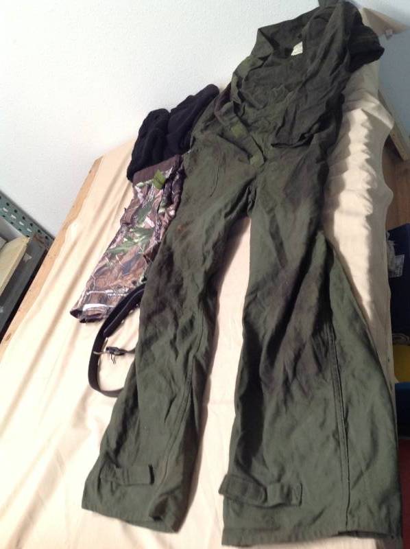 lot 91 image: Dark Green Jumper, Belt, Camo Shorts, Ski Mask and a Hooded Scarf