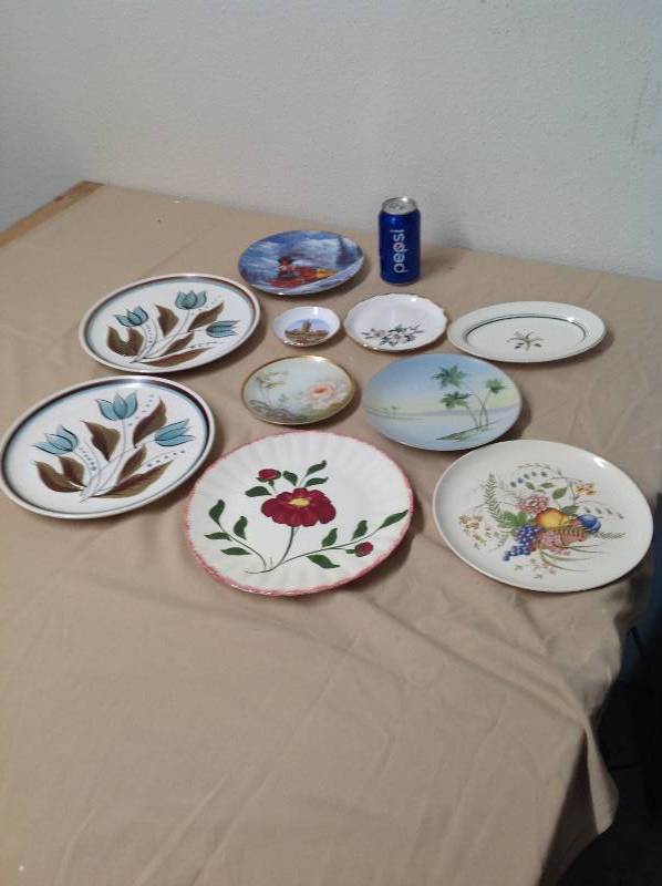 lot 52 image: Ten Decorative Plates - Some From Japan and Germany
