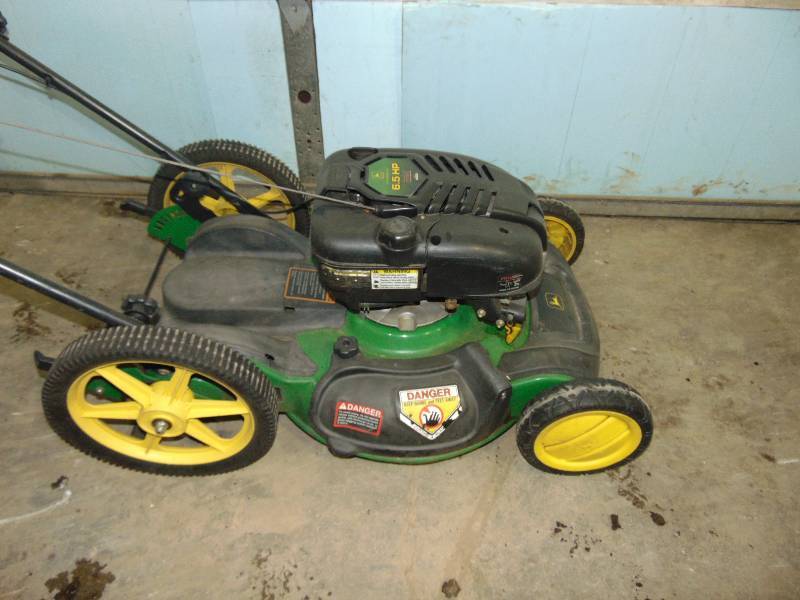 lot 4 image: John Deere JS 60H 6.5 HP Push Lawnmower