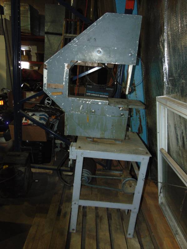 lot 10 image: Large Band Saw With Stand