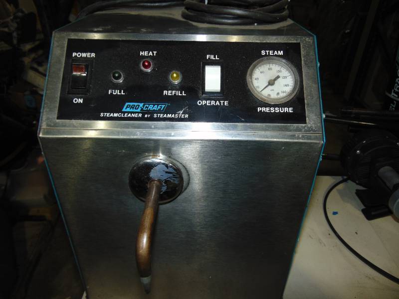 lot 15 image: Pro-Craft Steam Cleaner