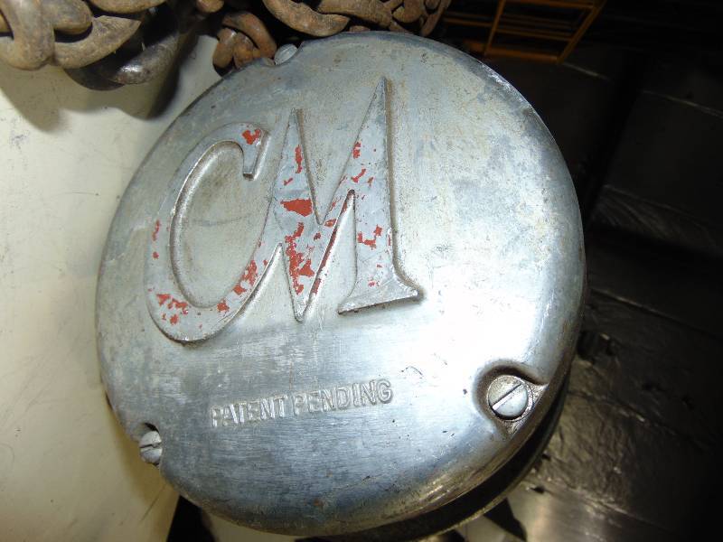 lot 16 image: Cyclone 2 Ton Chain Hoist