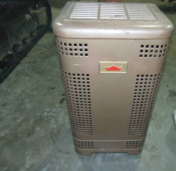 lot 24 image: Underwriters Laboratories Oil Burning Stove