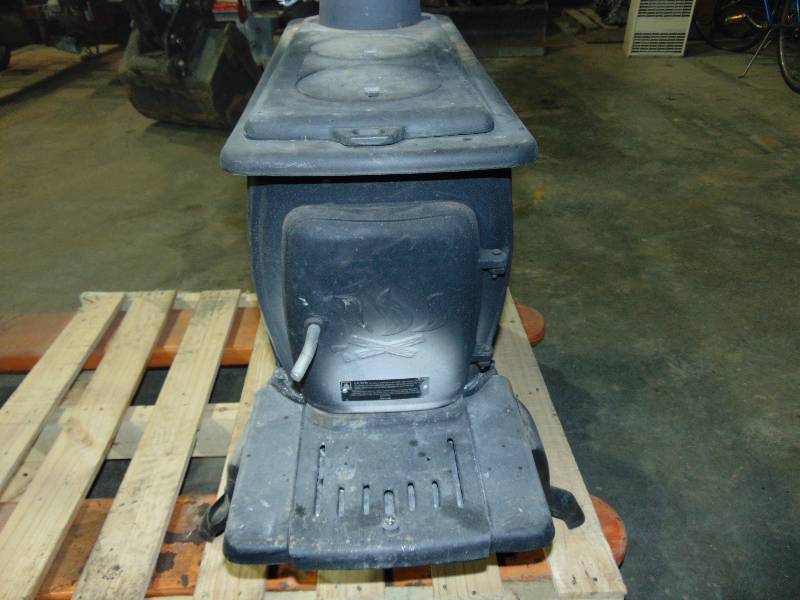 lot 25 image: Logwood 1261 Wood Stove
