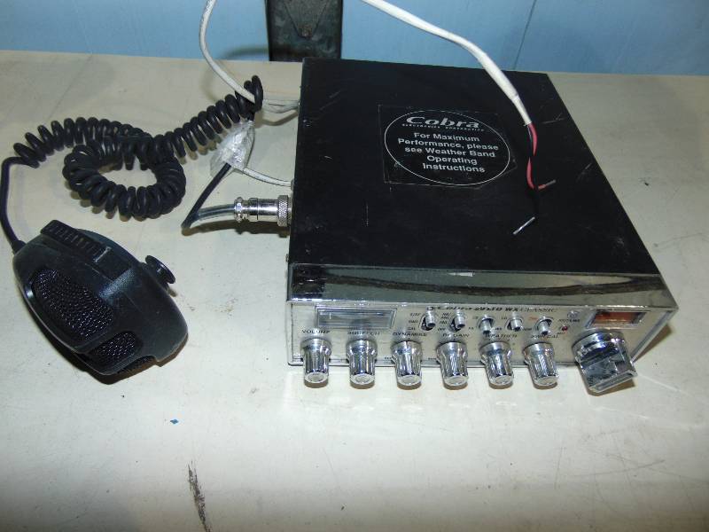 lot 29 image: Cobra CB Radio