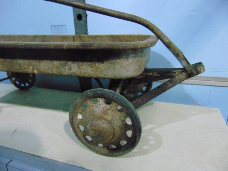 lot 34 image: Vintage Wagon