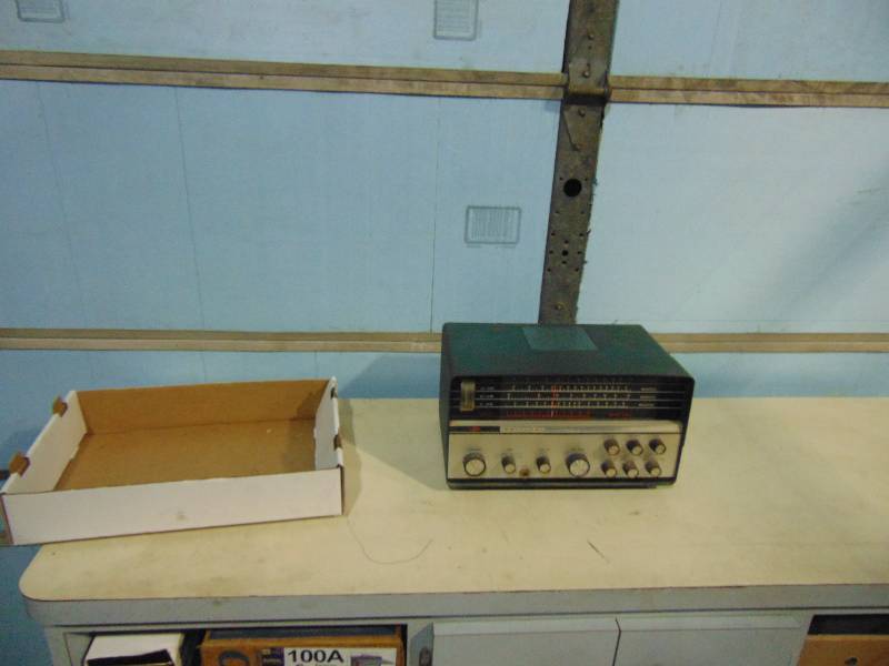 lot 73 image: Vintage Radio
