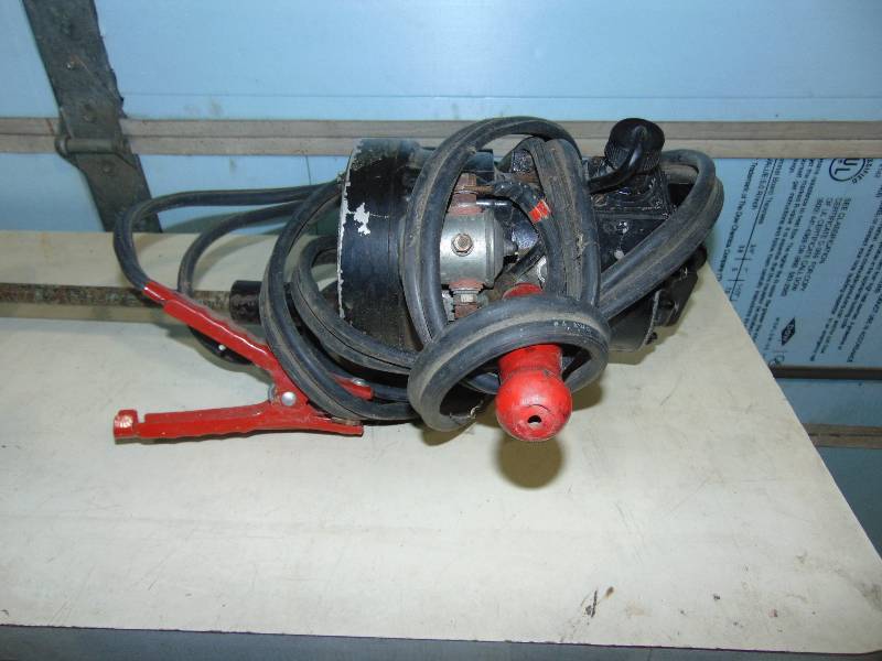 lot 74 image: Ice Auger