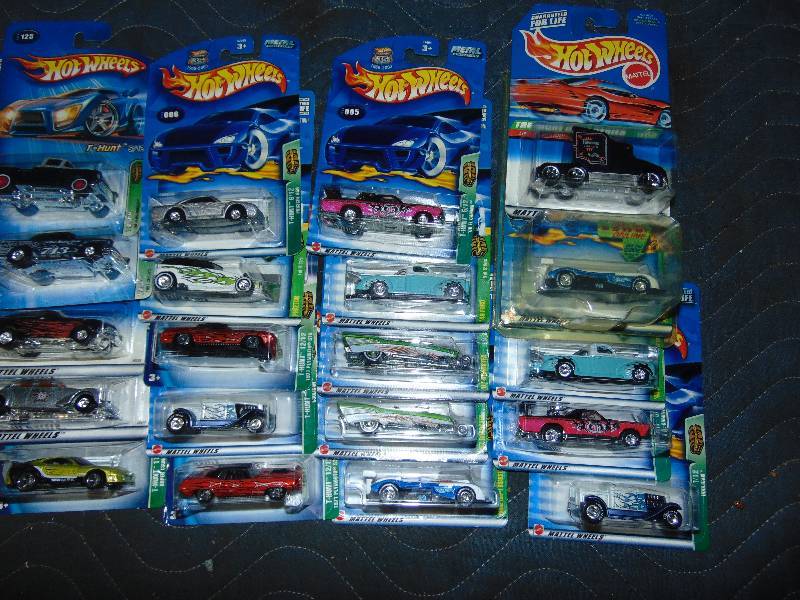 lot 117 image: (45) Hot Wheels Treasure Hunt Series