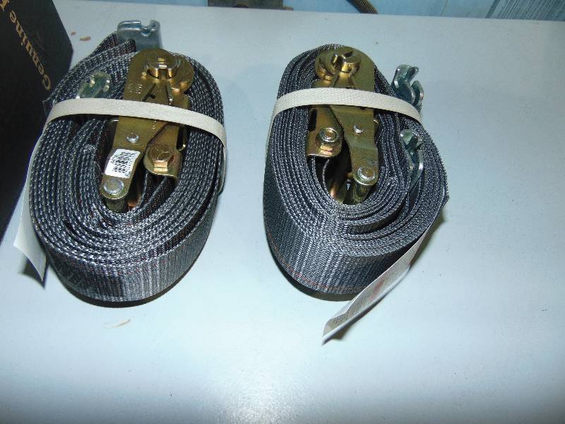 lot 135 image: Box Of E-Track Straps