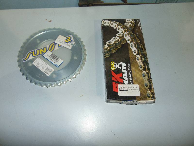lot 137 image: Chain and Sprocket for Honda 750