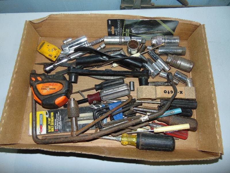 lot 139 image: Misc Lot of Tools