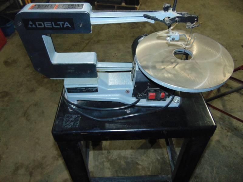 lot 151 image: Delta Scroll Saw On Stand