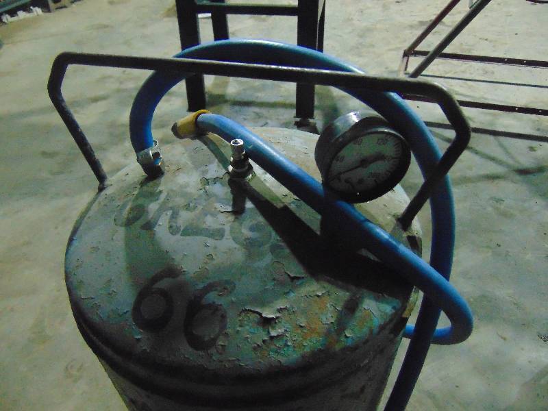 lot 154 image: Portable Air Tank