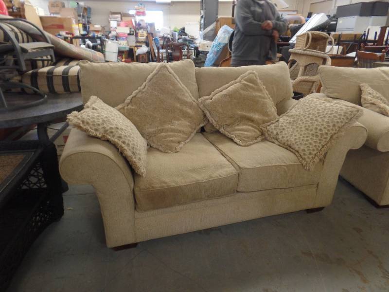 lot 101 image: SOFA AND LOVESEAT