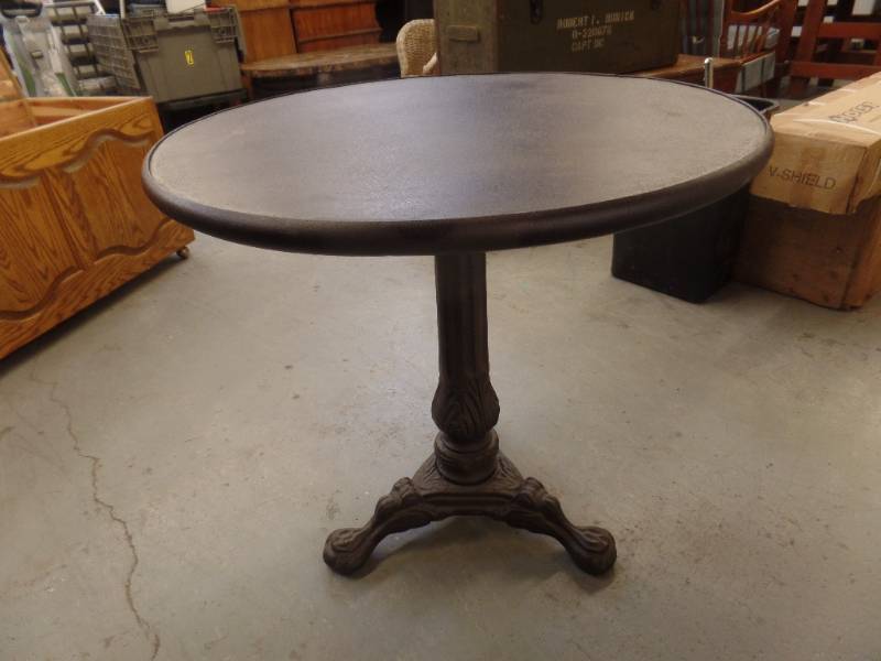 lot 107 image: ACANTHUS BRASSERIE TABLE