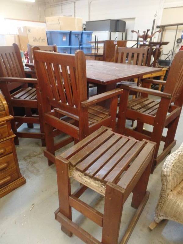 lot 119 image: PUB STYLE PATIO TABLE