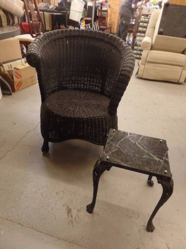 lot 139 image: PATIO FURNITURE