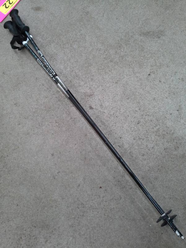 lot 22 image: Scott Ski Poles