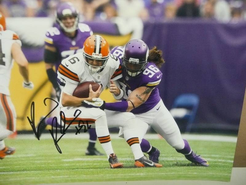 lot 25 image: 2017 AUTOGRAPHED 8 BY 10 - VIKINGS DE BRIAN ROBISON - NEW CONDITION - SOON TO BE SUPER BOWL CHAMPS - SEE PICTURES