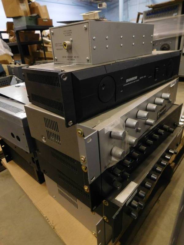 lot 4 image: Misc. Pallet of Audio Equipment