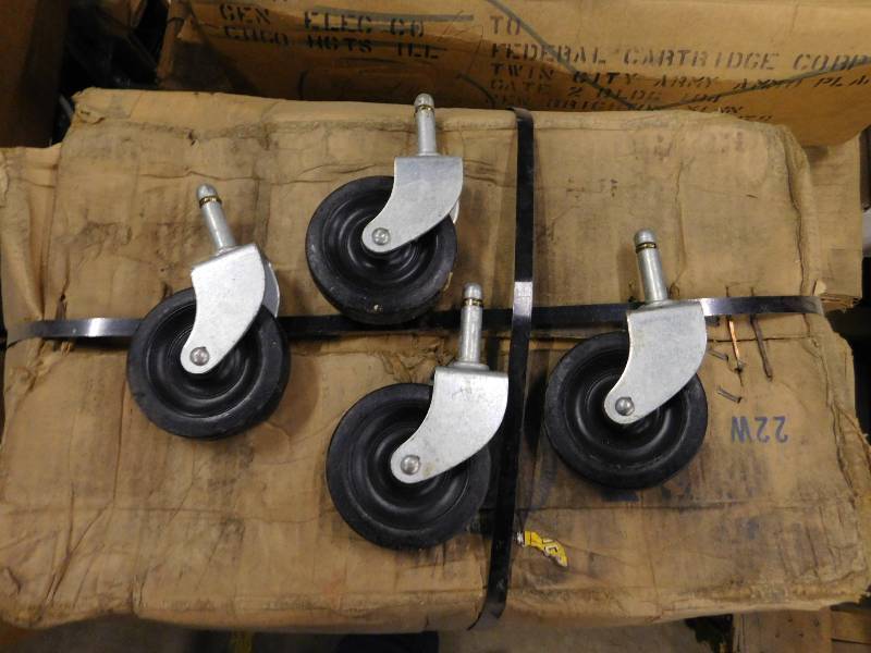 lot 6 image: Bassick Casters & Electric Grill Top