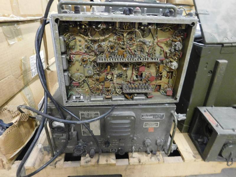 lot 29 image: Vintage U.S. Military Equipment